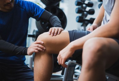 筋トレは膝痛に効くの？鍛えると良い筋肉と具体的なトレーニング方法を解説サムネイル